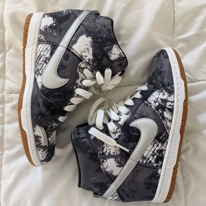 Nike Sky Hi Wedge Sneakers